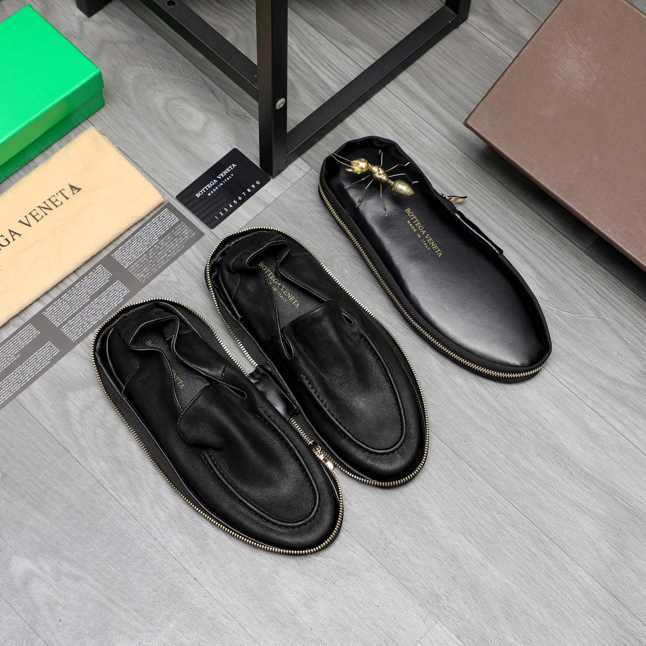Men's shoes 💰460 Product trademark: BV "Bottega Veneta" soft leather men's shoes Regular size: 39-45 Product materials: Selected high-quality pebbled cowhide upper, cowhide lining, original outsole